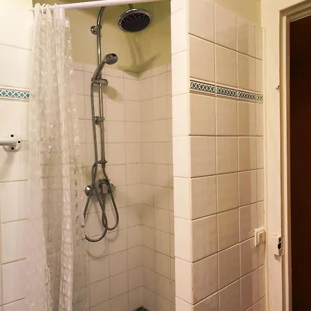 16 In Quiet Residential District Apartment *
