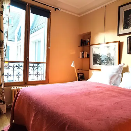 16 In Quiet Residential District * Paris