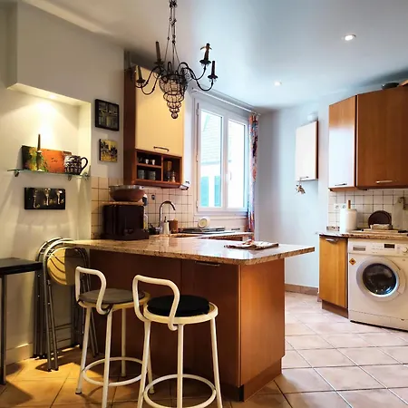 Apartment 16 In Quiet Residential District Paris