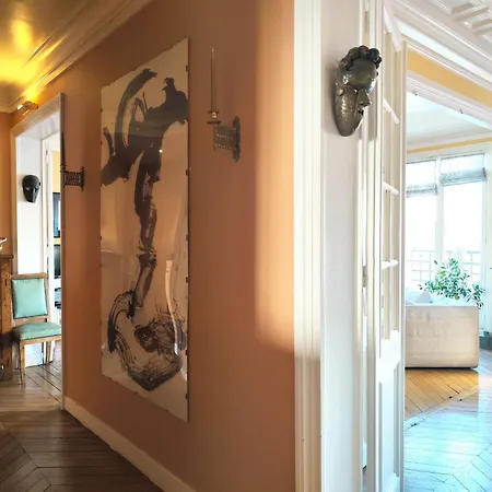 16 In Quiet Residential District Paris