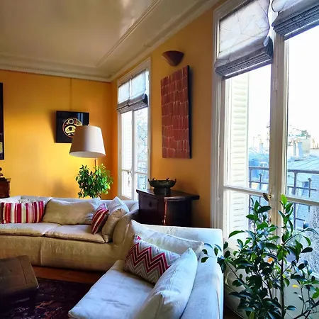 16 In Quiet Residential District Apartment Paris